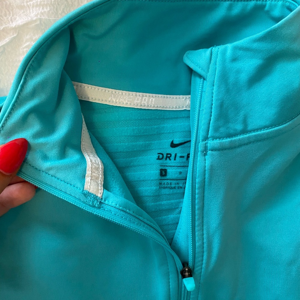 Nike Dri-Fit Half Zip - Picture 4 of 5